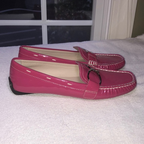 NEW! Michael Shannon fuchsia Paten leather flats - Picture 6 of 8